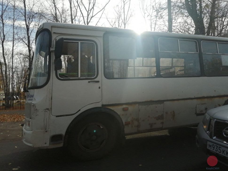 В Северодвинске из автобуса выпала пассажирка